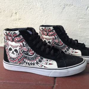 VAN'S MEN'S ARTIST SKULL LIMITED EDITION